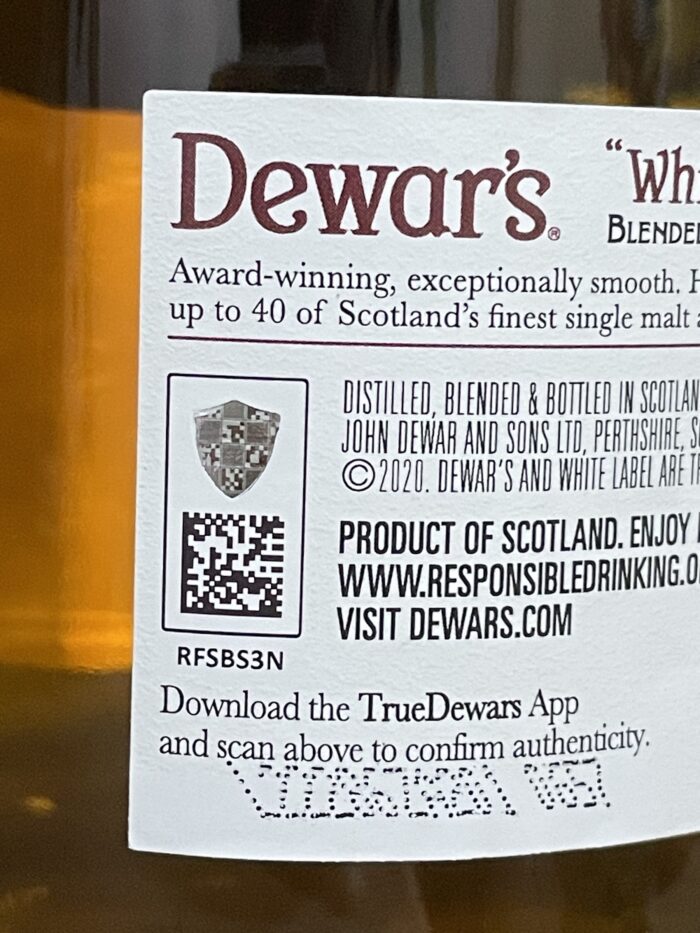 Bundle: Dewar's White Label 1L 40% - Image 5